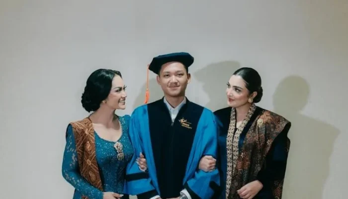 Keluarga Hermansyah Kompak Wisuda Bersama di Universitas Airlangga, Ashanty Raih Gelar Doktor