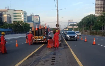 Kemacetan Tol Jakarta-Tangerang: Contraflow Diberlakukan untuk Mengurai Kepadatan