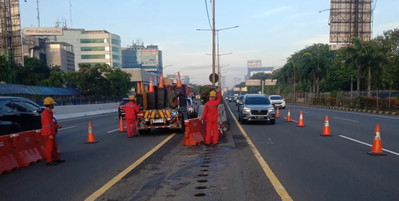 Kemacetan Tol Jakarta-Tangerang: Contraflow Diberlakukan untuk Mengurai Kepadatan