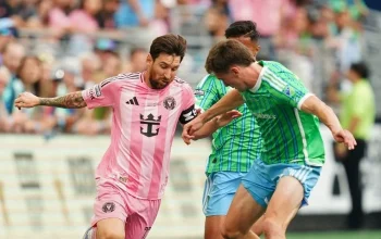 Lionel Messi Pencetak Hattrick, Tapi Aksi Aïssa Mandi Jadi Sorotan
