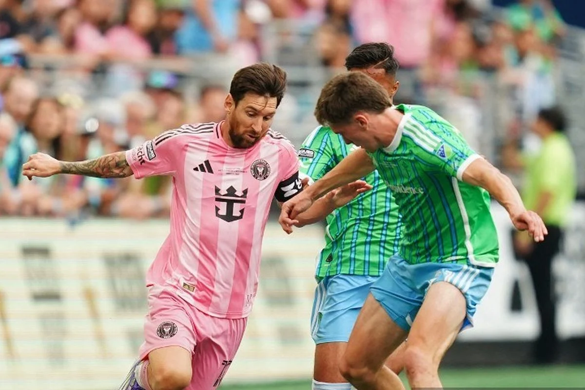 Lionel Messi Pencetak Hattrick, Tapi Aksi Aïssa Mandi Jadi Sorotan
