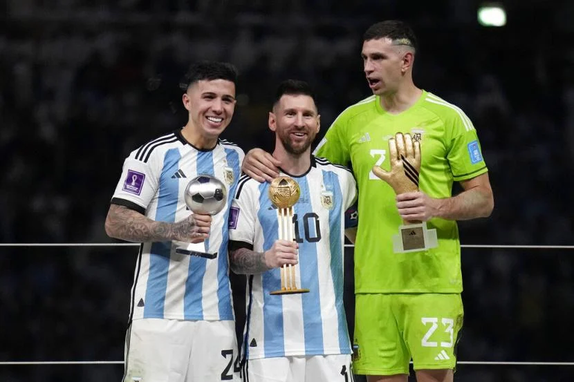 Lisandro Martinez Berperan Penting dalam Kemenangan Argentina 3-0 atas Algeria di Piala Dunia 2026