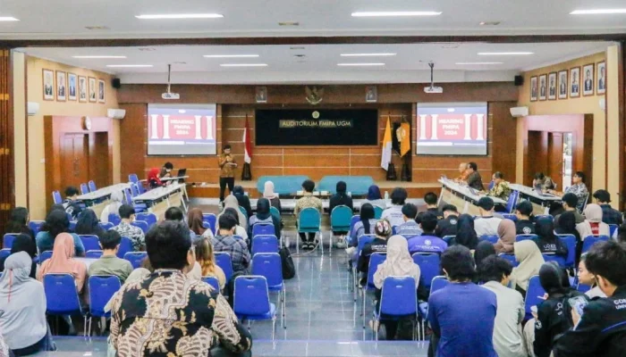 Mahasiswa UGM Geruduk Panggung Diskusi, Pemerintah Dikecam karena Kebijakan yang Tidak Populer