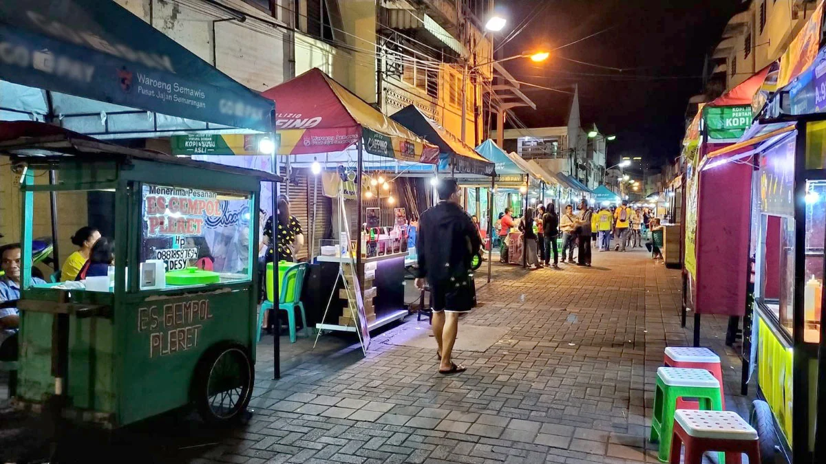 Mall 23 Semarang: Tempat Kuliner Malam yang Ramai Diburu Warga Lokal Maupun Wisatawan