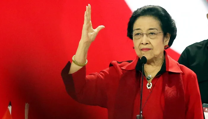 Megawati Soekarnoputri: Simbol Kepemimpinan dan Perjuangan Politik