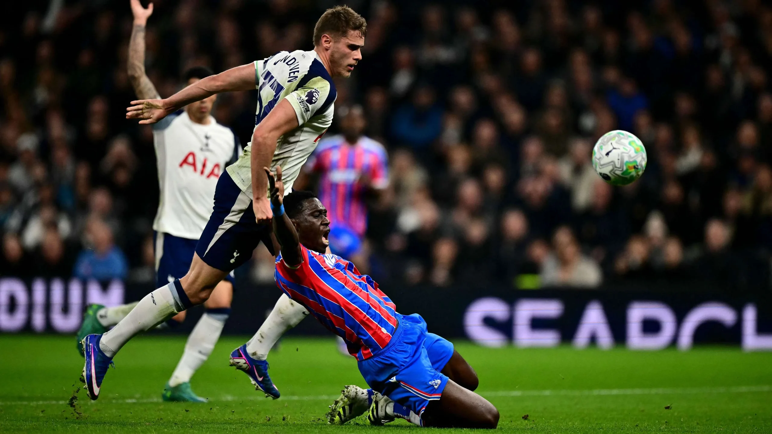 Micky van de Ven Dalam Sorotan: Apa yang Terjadi di Tottenham dan Tim Nasional Belanda?