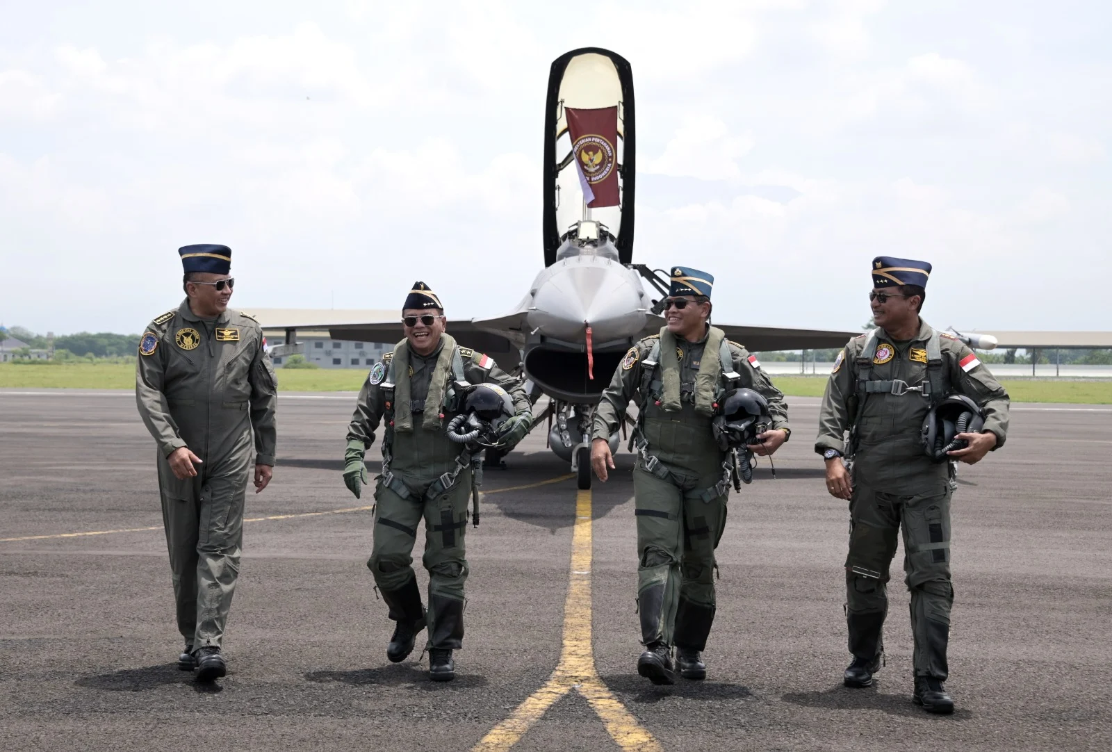 Penerbang TNI AU Tunjukkan Kemampuan di Langit Kalimantan Selatan