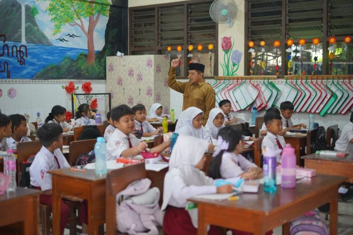 Penerimaan Murid Baru di Jawa Timur: Antara Keberhasilan dan Tantangan
