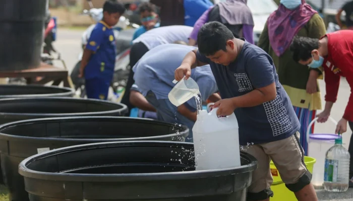 Pengelola PG Menghadapi Masalah Air dan Pendidikan Mengalami Kemajuan