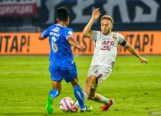 Persib Bandung Resmi Berpisah dengan Miro Petric, Gelandang Muda Robi Darwis Juga Hengkang