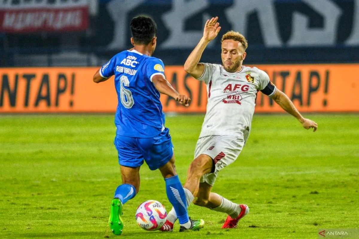 Persib Bandung Resmi Berpisah dengan Miro Petric, Gelandang Muda Robi Darwis Juga Hengkang