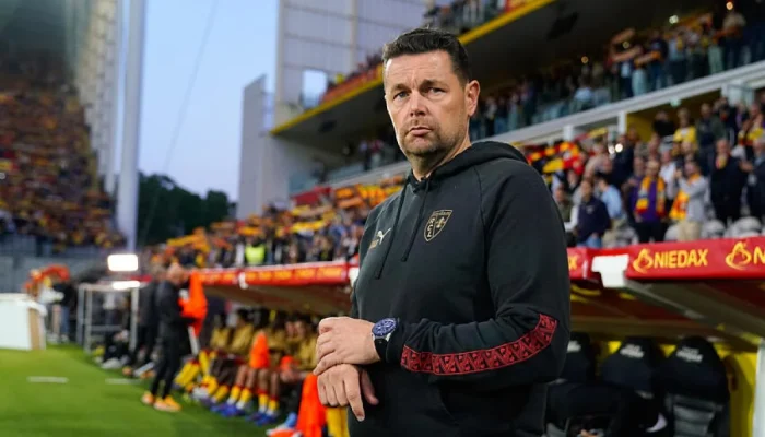 Pierre Sage Siap Tinggalkan RC Lens, Ini Alasannya