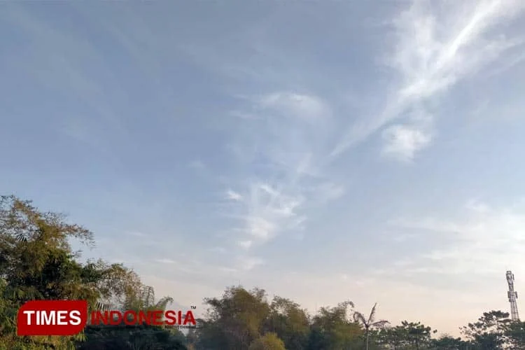 Ramalan Cuaca Jawa Timur: Cerah dan Berawan, Suhu Surabaya Capai 33 Derajat