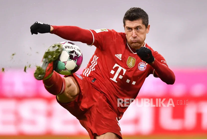 Robert Lewandowski: Legenda Sepak Bola yang Siap Mengukir Sejarah Baru