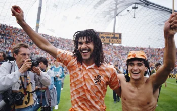 Ruud Gullit Mengungkapkan Perasaannya Terhadap Imigrasi dan Sepak Bola