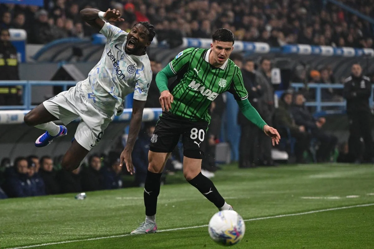 Sassuolo dan Inter Milan Berebut Bek Muharemovic: Persaingan Sengit di Serie A
