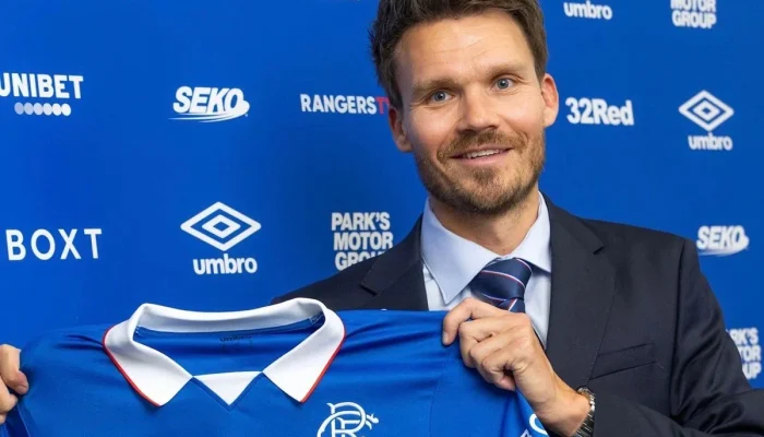 Steven Gerrard dan Derek McInnes, Dua Nama yang Muncul Sebagai Pengganti Danny Rohl di Rangers