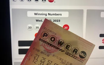 Ticket Powerball dan BTS Membuat Heboh, dari Jackpot $302M hingga Pemesanan Hotel di Singapura