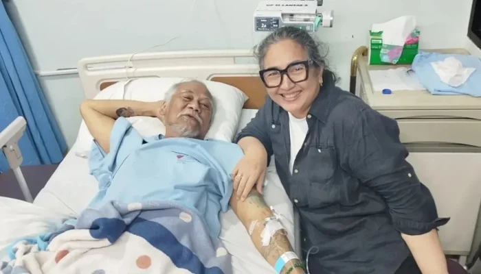 Tio Pakusadewo Dirawat di RS dengan BPJS Kelas 3, Dewi Irawan Galang Dana untuk Biaya Pengobatan