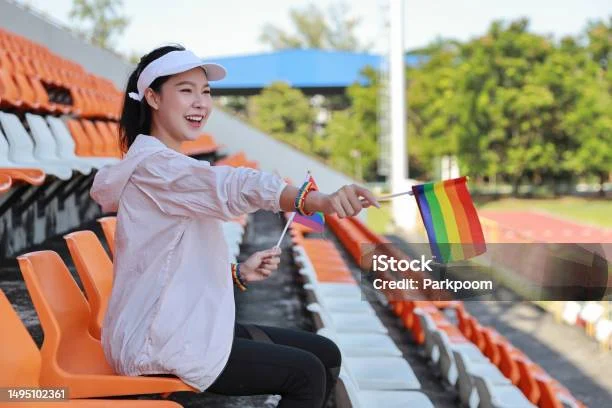 Transgender Dalam Dunia Olahraga dan Hiburan: Tantangan dan Harapan