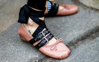 Tren Fashion Terbaru: Dari Sepatu Flat hingga Sooty Eyeliner