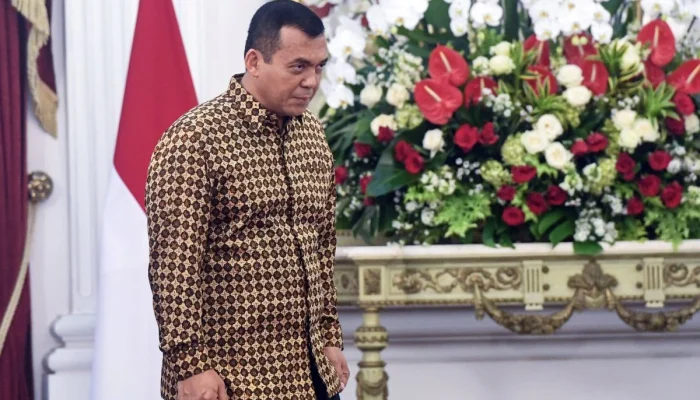 Wamen Imipas Silmy Karim Menyerahkan Diri ke KPK Usai Diburu