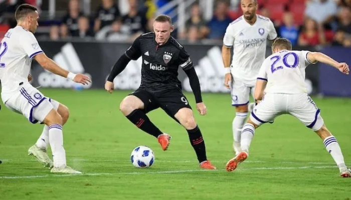 Wayne Rooney Ramalkan Persaingan Premier League 2026/27: Empat Tim Kuat Bakal Bersaing