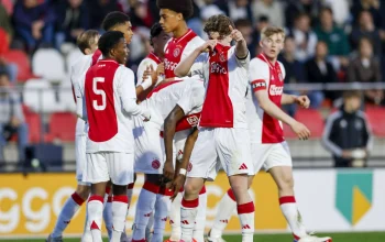 Ajax Mengalami Perubahan Besar: Pemain Meninggalkan Klub dan Kematian di Jalan