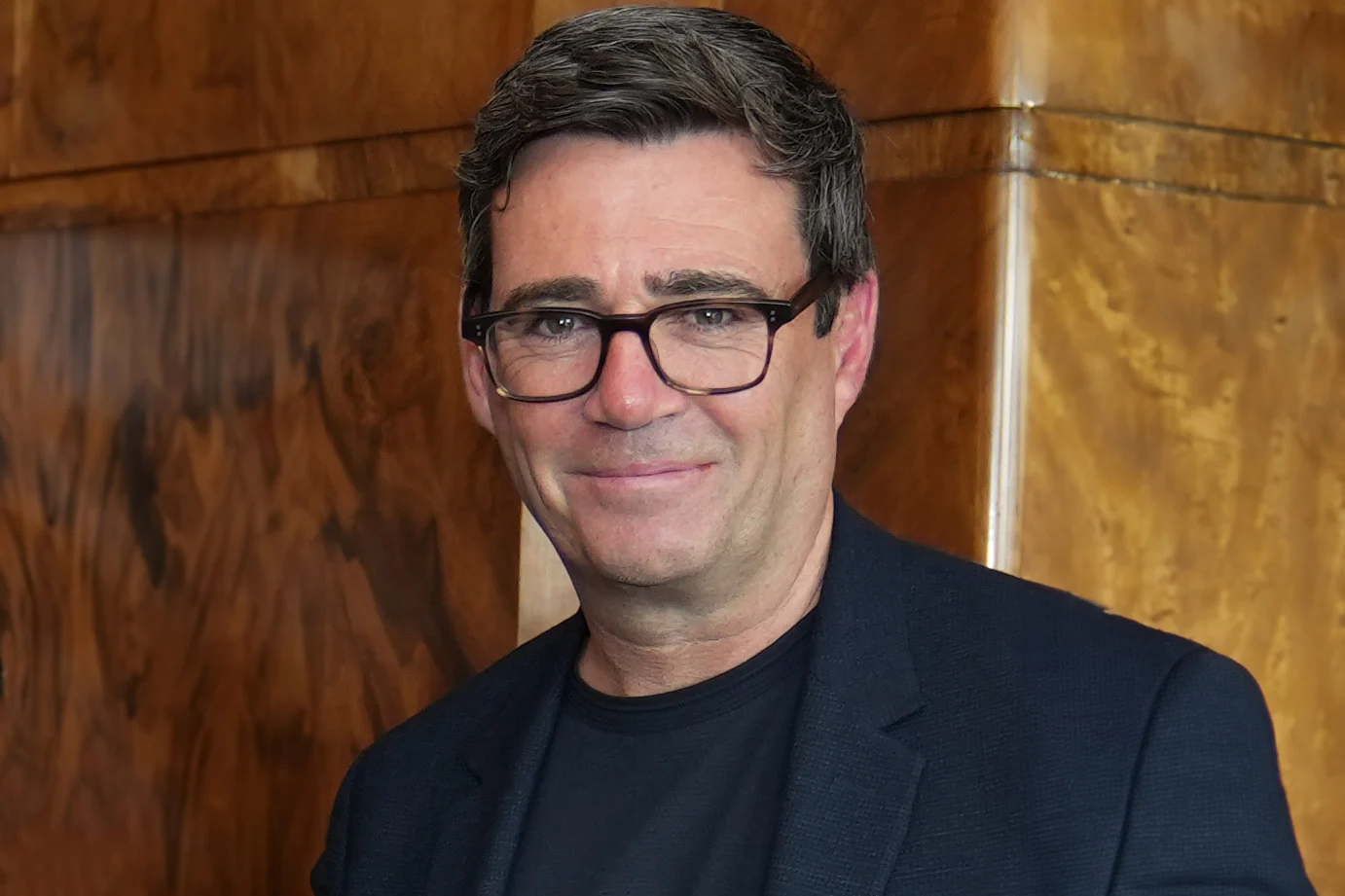 Andy Burnham: Pemimpin Baru yang Berjanji Mengubah Nasib Rakyat Inggris