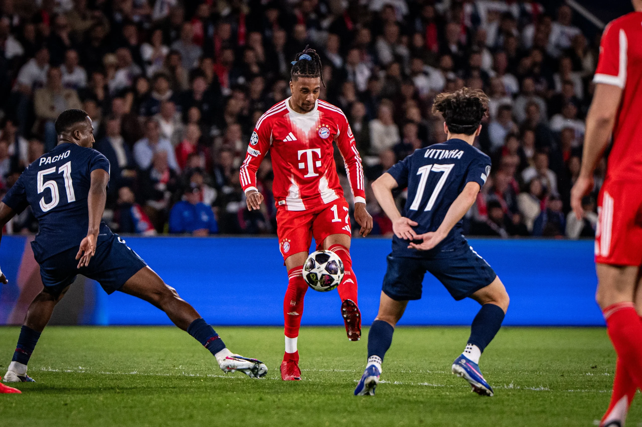 Bayern Munchen Hadapi Persaingan Sengit di Liga Champions dan Transfer Pemain