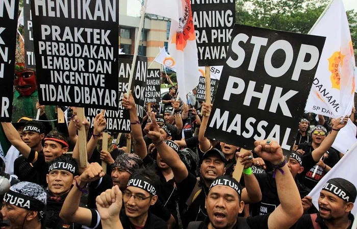 Buruh Indonesia Terancam: PHK Massal dan Tantangan Ketenagakerjaan