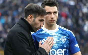 Cesc Fabregas dan Peran Pentingnya dalam Membangun Tim Sepakbola