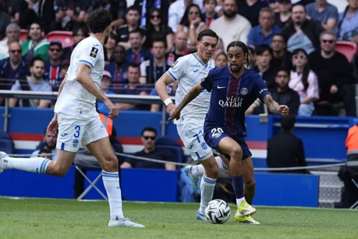 Como Dan Paris FC Bermain Imbang 2-2, Udinese Kalah Dari Swansea City