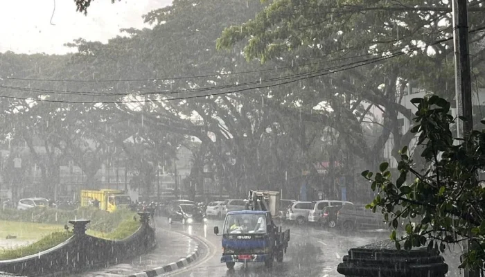 Cuaca Jawa Timur Hari Ini: Hujan Ringan di Sumenep dan Kota Batu, Suhu Malang Mencapai 14°C