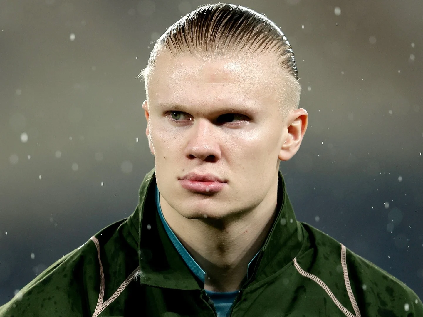 Erling Haaland: Fenomena Sepak Bola dengan Rambut Panjang dan Kepribadian Unik