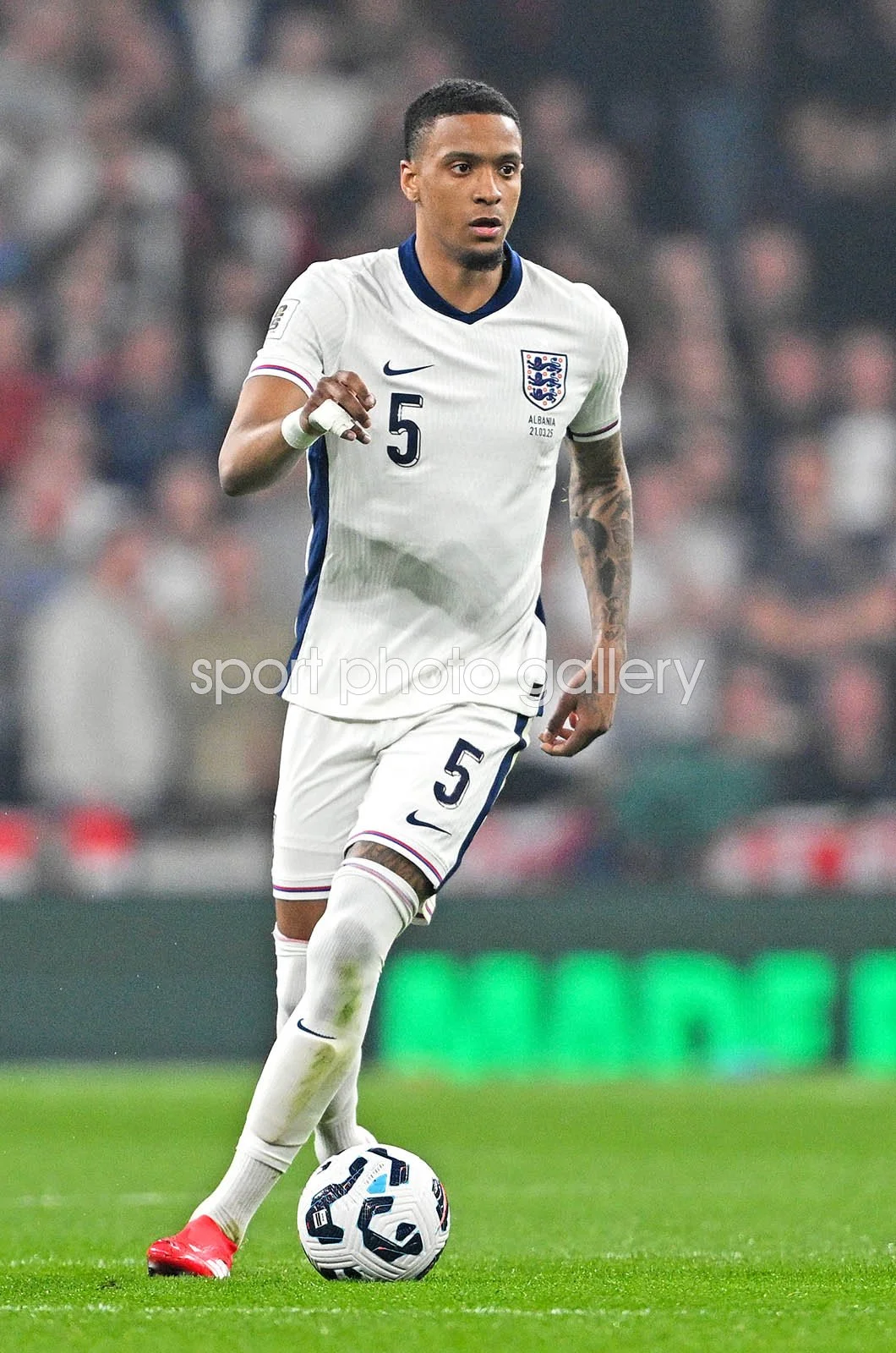 Ezri Konsa: Pemain Kunci England di Piala Dunia 2026