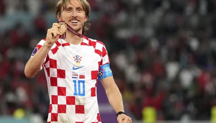 Fran Garcia Pilih Real Betis, AC Milan Fokus Pertahankan Luka Modric