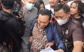 Gratifikasi Mencengangkan: Eks Pejabat Bea Cukai Didakwa Terima Rp 7,7 Miliar