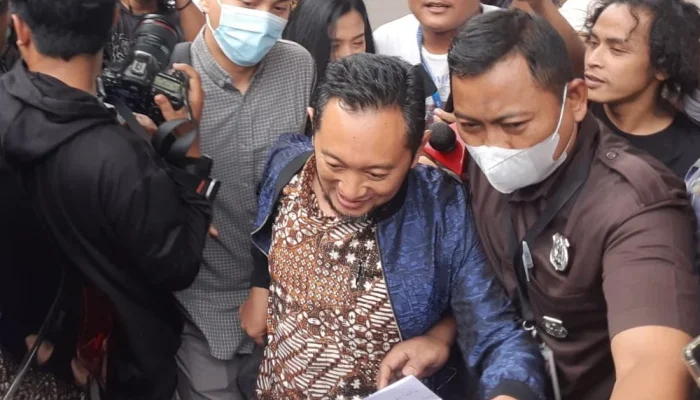 Gratifikasi Mencengangkan: Eks Pejabat Bea Cukai Didakwa Terima Rp 7,7 Miliar