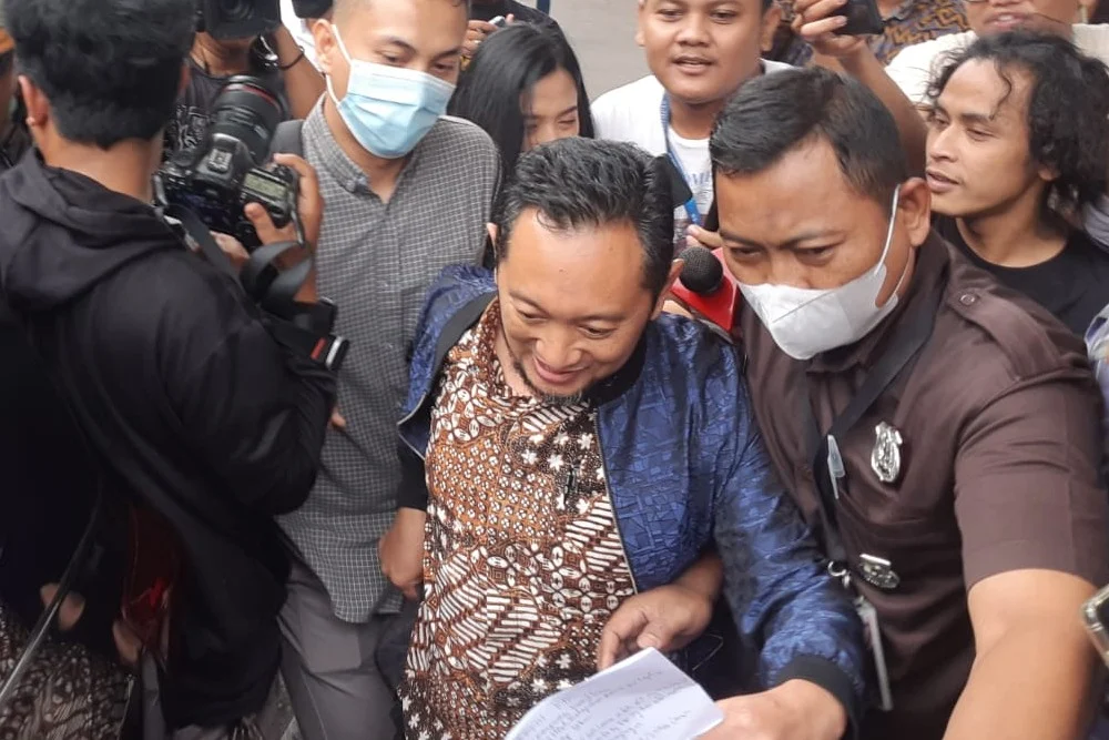 Gratifikasi Mencengangkan: Eks Pejabat Bea Cukai Didakwa Terima Rp 7,7 Miliar