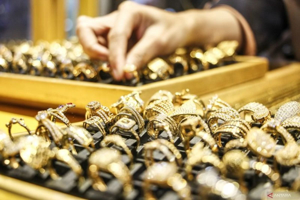 Hari Jumat: Antara Kiamat, Harga Emas, dan Persalinan Fangfang