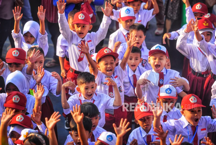 Hari Pertama Masuk Sekolah: Antusiasme dan Kebiasaan Baru
