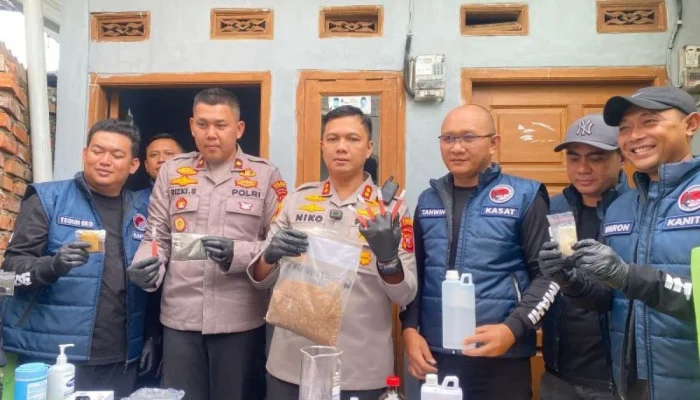 HJK Terlibat Dalam Kasus Narkotika Golongan I, Polisi Ungkap Praktik Pembuatan Tembakau Sintetis