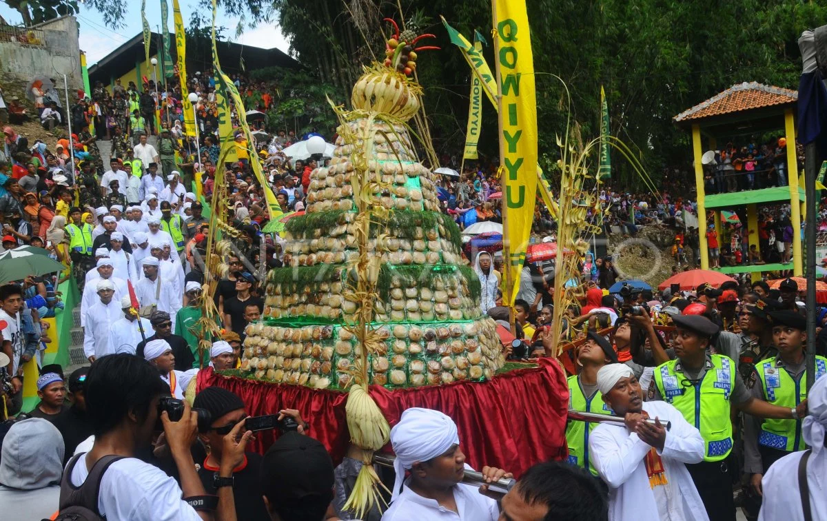 Jadwal Sholat Jumat dan Informasi Lainnya: Tradisi Sebar Apem Yaa Qowiyyu Klaten 2026