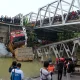 Jembatan Runtuh di Jakarta Selatan: Sopir Lalai dan Struktur Jembatan yang Berbahaya