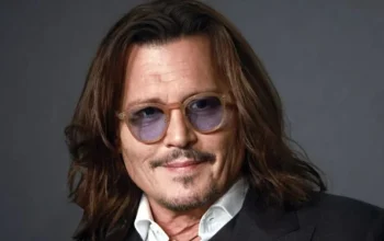 Johnny Depp Kembali ke Layar Lebar dengan Film Ebenezer, Apakah Ini Akhir dari Masa Suramnya?