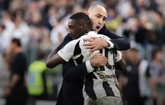Juve Mencari Pemain Baru: Kolo Muani dan Demirovic Jadi Target