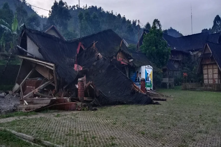 Kebakaran Menghanguskan Kampung Adat Kasepuhan Ciptamulya, Pemprov Jabar Berjanji Rekonstruksi