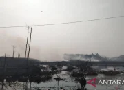 Kebakaran TPA Jatiwaringin: Api Masih Menyala Setelah Sehari Semalam