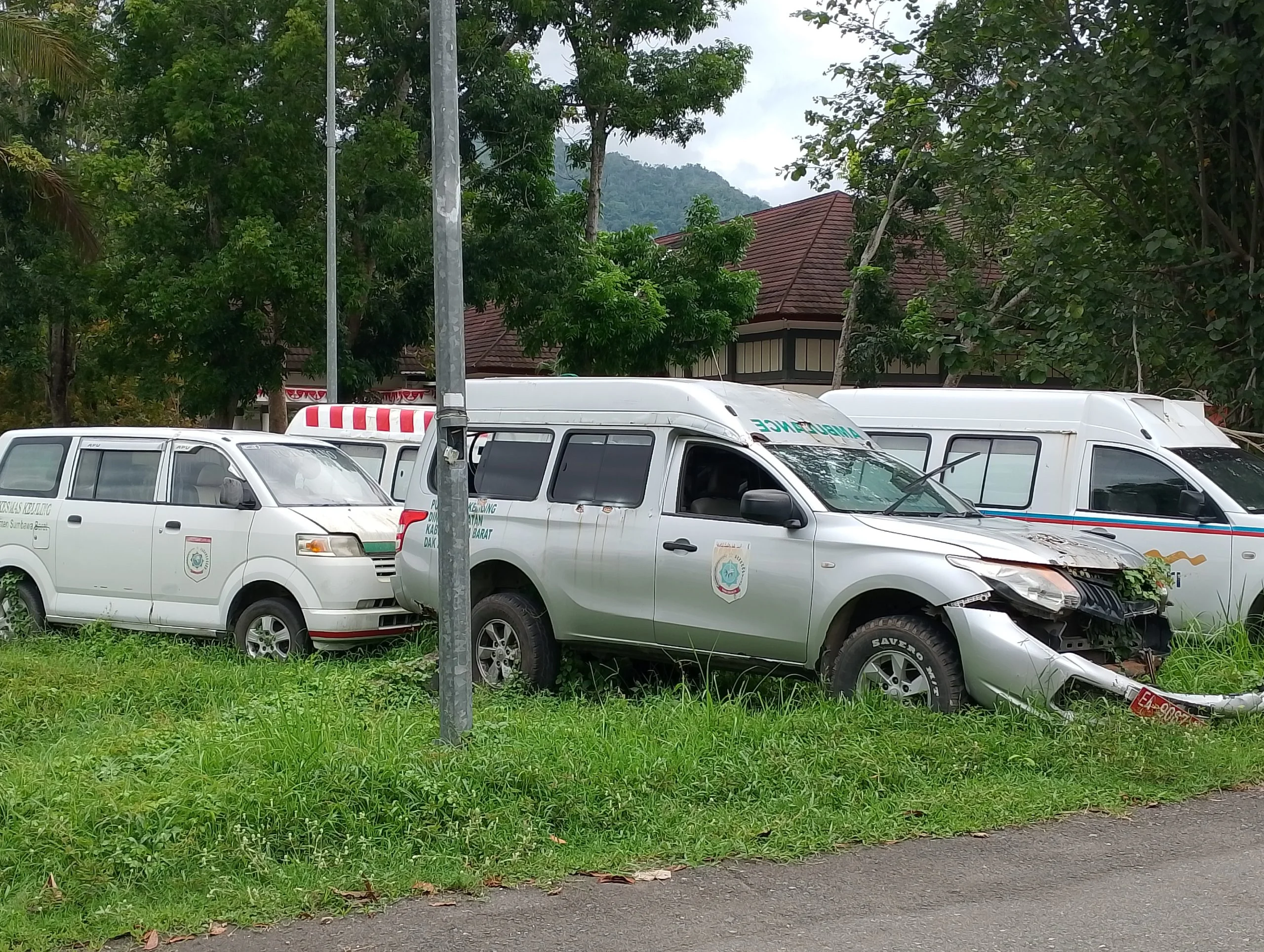 Kendaraan Dinas Pemerintah: Dari Lelang hingga Kecelakaan